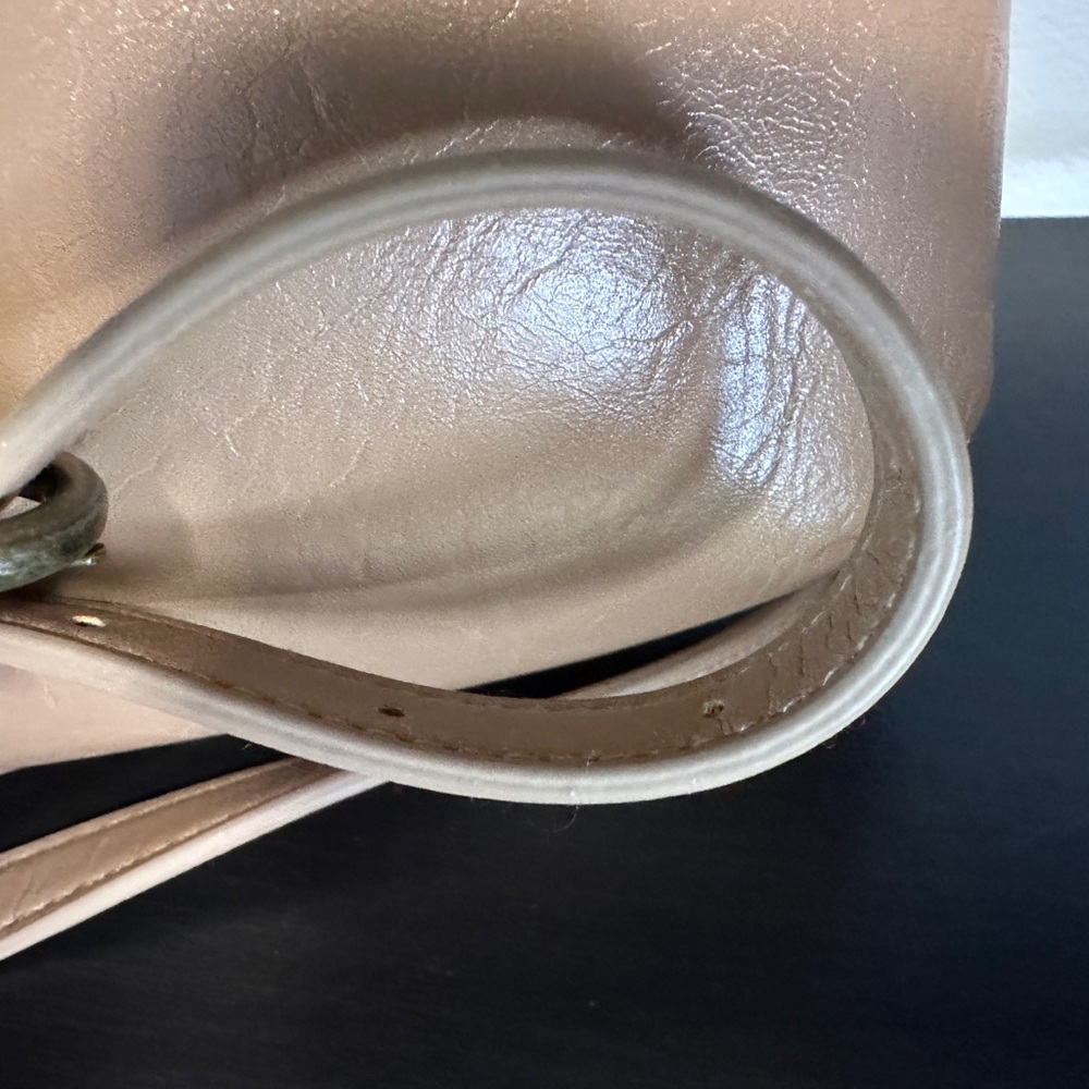 Universal Thread Crossbody Bag - Picture 4 of 9